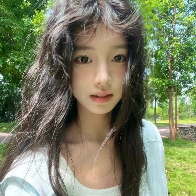 伊莎贝尔跳到聚光灯下
